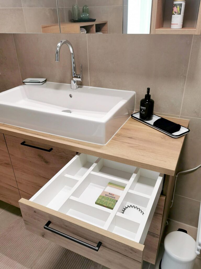 Projekt Neubau Bad, Eiche, Schublade | Der Moser. Der Tischler. Kundl, Tirol Projekt Neubau Bad, Eiche, Schublade | Der Moser. Der Tischler. Kundl, Tirol