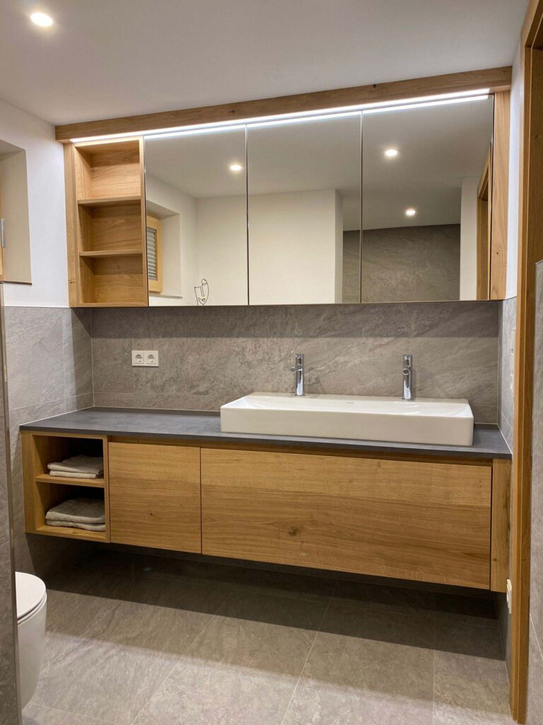 Projekt Neubau Bad, Eiche | Der Moser. Der Tischler. Kundl, Tirol Projekt Neubau Bad, Eiche | Der Moser. Der Tischler. Kundl, Tirol