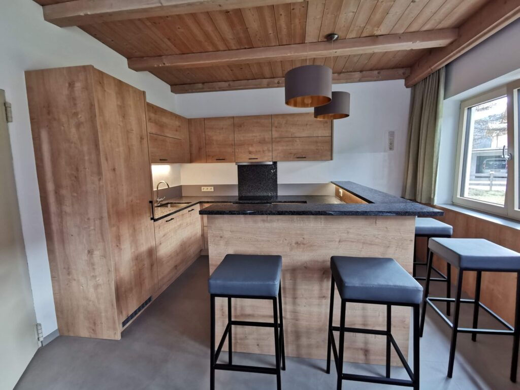 Umbau | Ausbau | Gruppenraum | Aufenthaltsraum | Feuerwehr | Der Moser. Der Tischler.