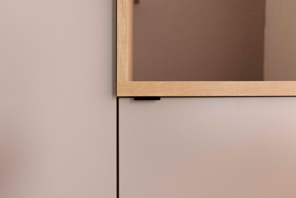 kaschmir-chaleteiche-einbauschrank Projekt Um- und Ausbau | Jugendzimmer | Hochbett | Unterbau | Der Moser. Der Tischler. Kundl, Tirol