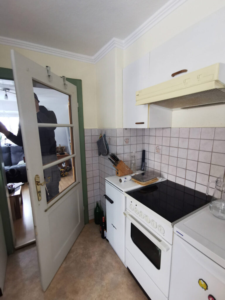 kueche-vorher Projekt Küche Altbau | Ausgangssituation | Möbel | Der Moser. Der Tischler. Kundl, Tirol