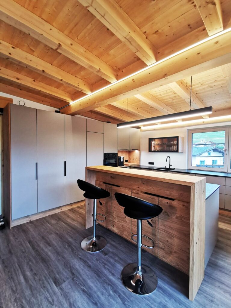 lkueche_mit_bar Neubau Küche | L-Form | Frühstücksbar | Der Moser. Der Tischler.