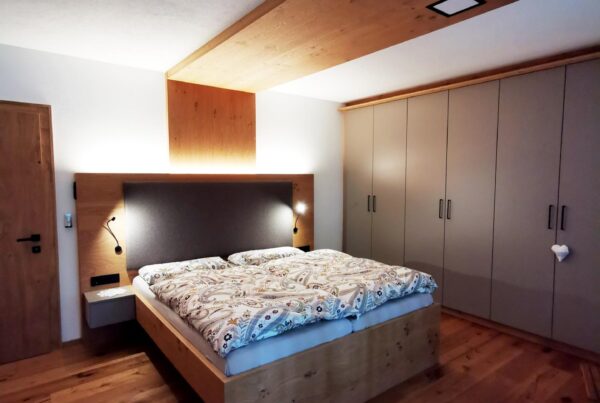 Schlafzimmer | Renovierung | Einbauschrank | Beleuchtung | Der Moser. Der Tischler.