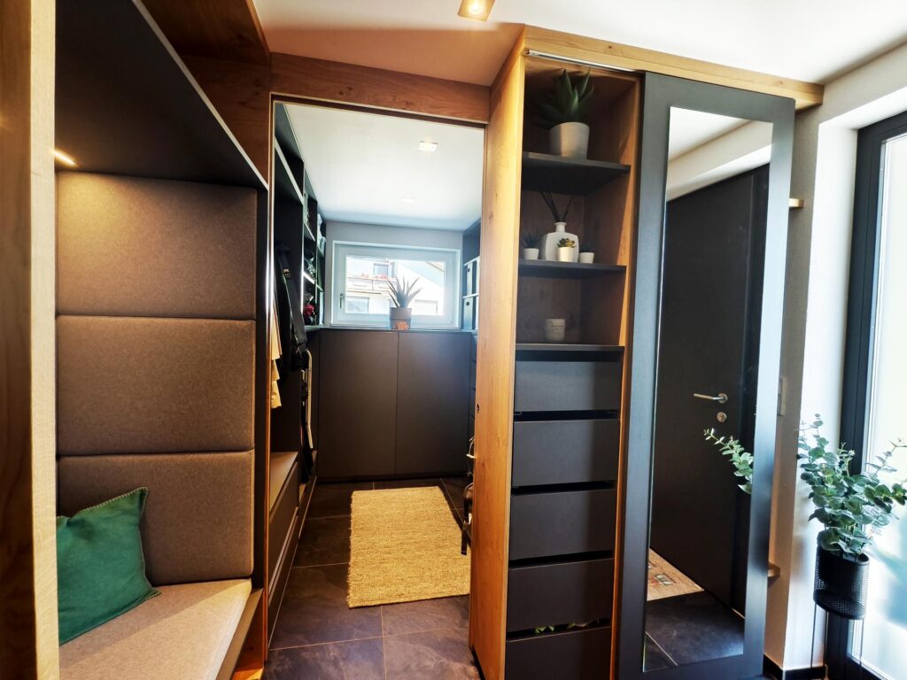 einlegefächer Garderobe | Renovierung | Familienbereich | Der Moser. Der Tischler.