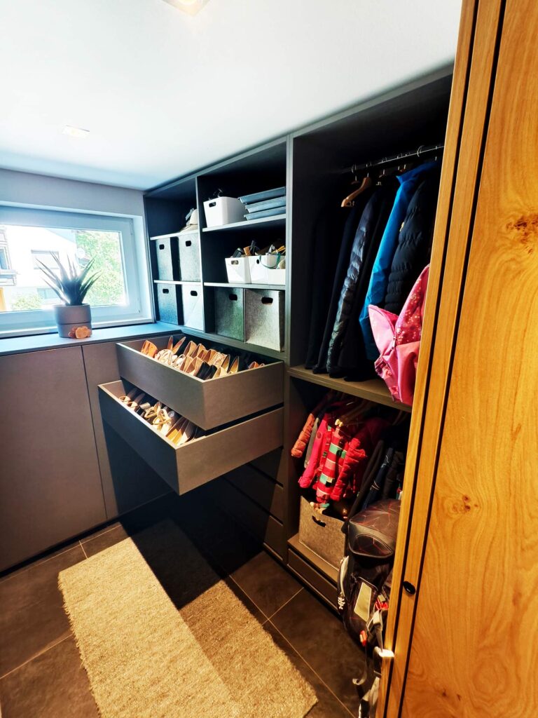 familienbereich Garderobe | Renovierung | Familienbereich | Der Moser. Der Tischler.