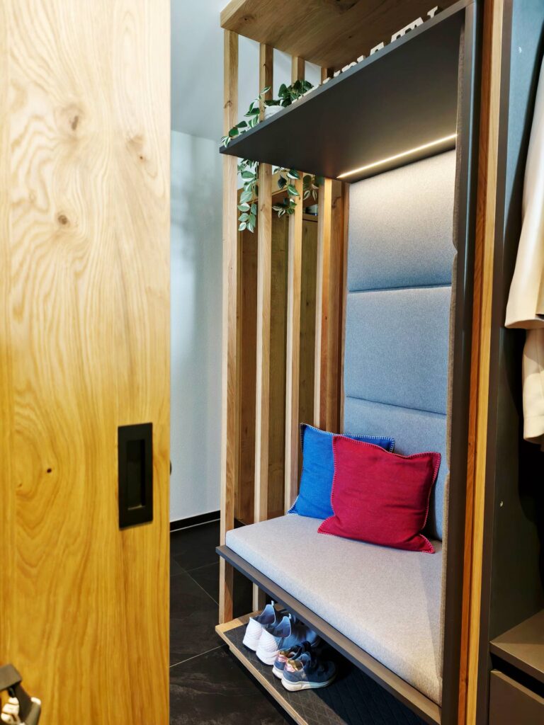 sitznische Garderobe | Renovierung | Sitznische | Der Moser. Der Tischler.