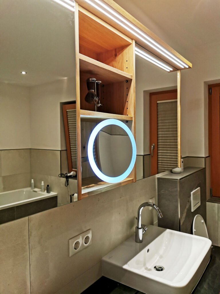spiegelschrank Badezimmer | Renovierung | Spiegelschrank | Der Moser. Der Tischler.