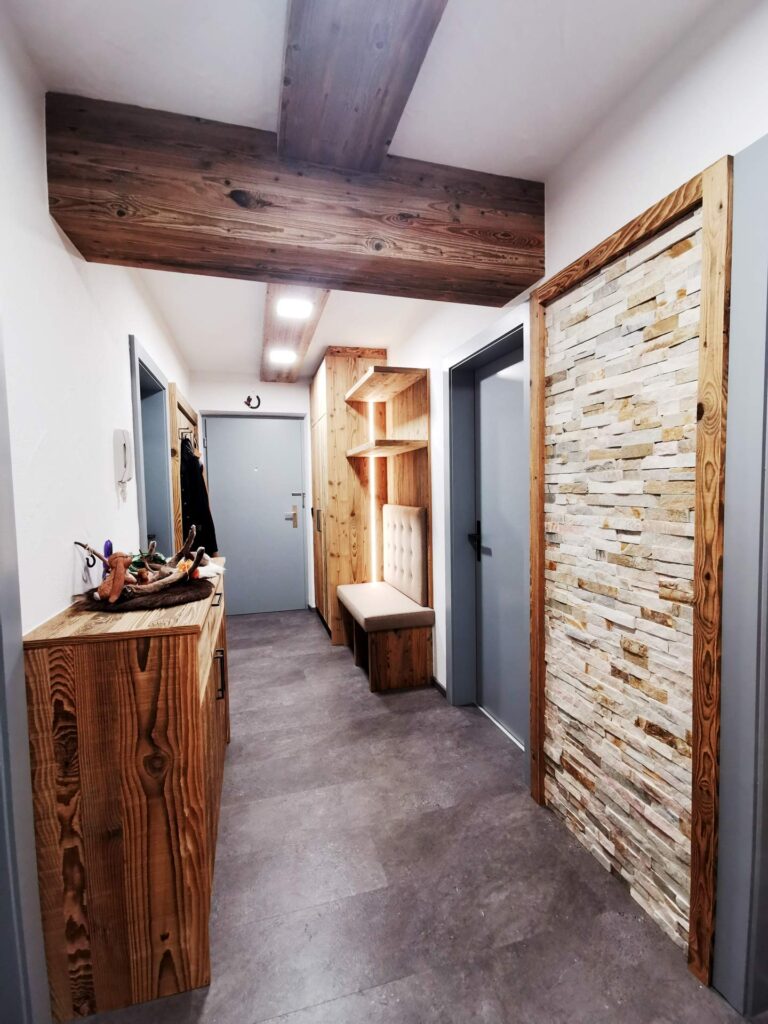 Garderobe | Eingangsbereich | Renovierung | Der Moser. Der Tischler.