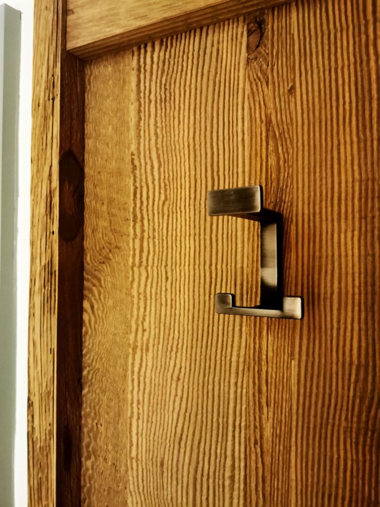 garderobenhaken Garderobe | Eingangsbereich | Renovierung | Garderobenhaken | Der Moser. Der Tischler.