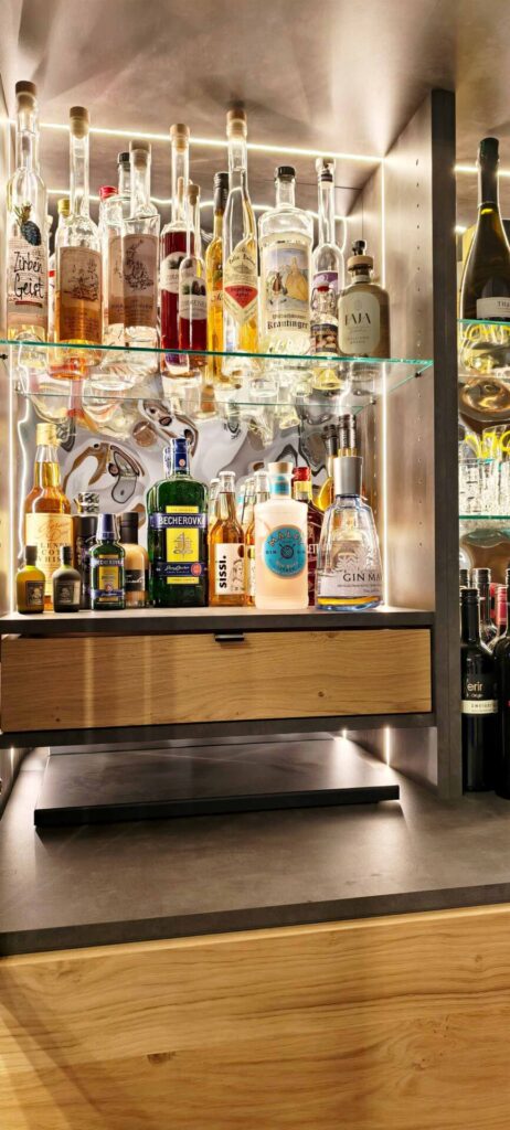 innenlade Einzelmöbel | Hausbar | Spiegel Rückwand | Der Moser. Der Tischler. | Kundl | Kufstein | Tirol